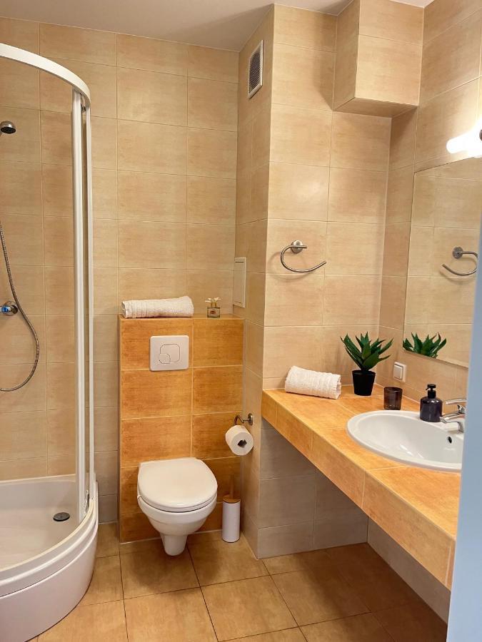 Apartament Z Garazem I Ogrodem Kołobrzeg Eksteriør billede